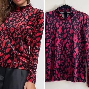 EUC In Wear Velvet Oma leopard print mock neck long sleeved top‎ Sz Small